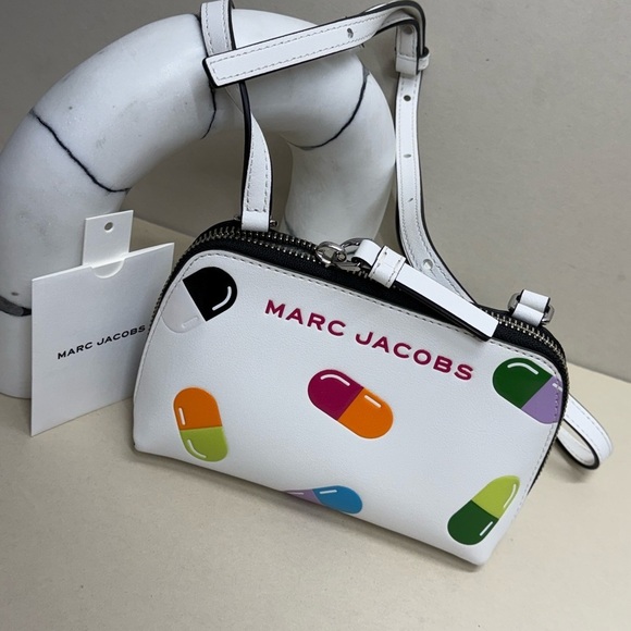 Marc Jacobs Handbags - (new+tag) Marc Jacobs RARE small crossbody white leather fit large iphone